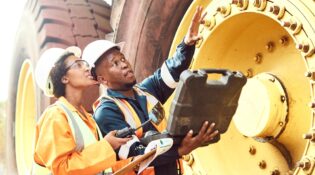 Workers reminded to take precautions to combat summer heat